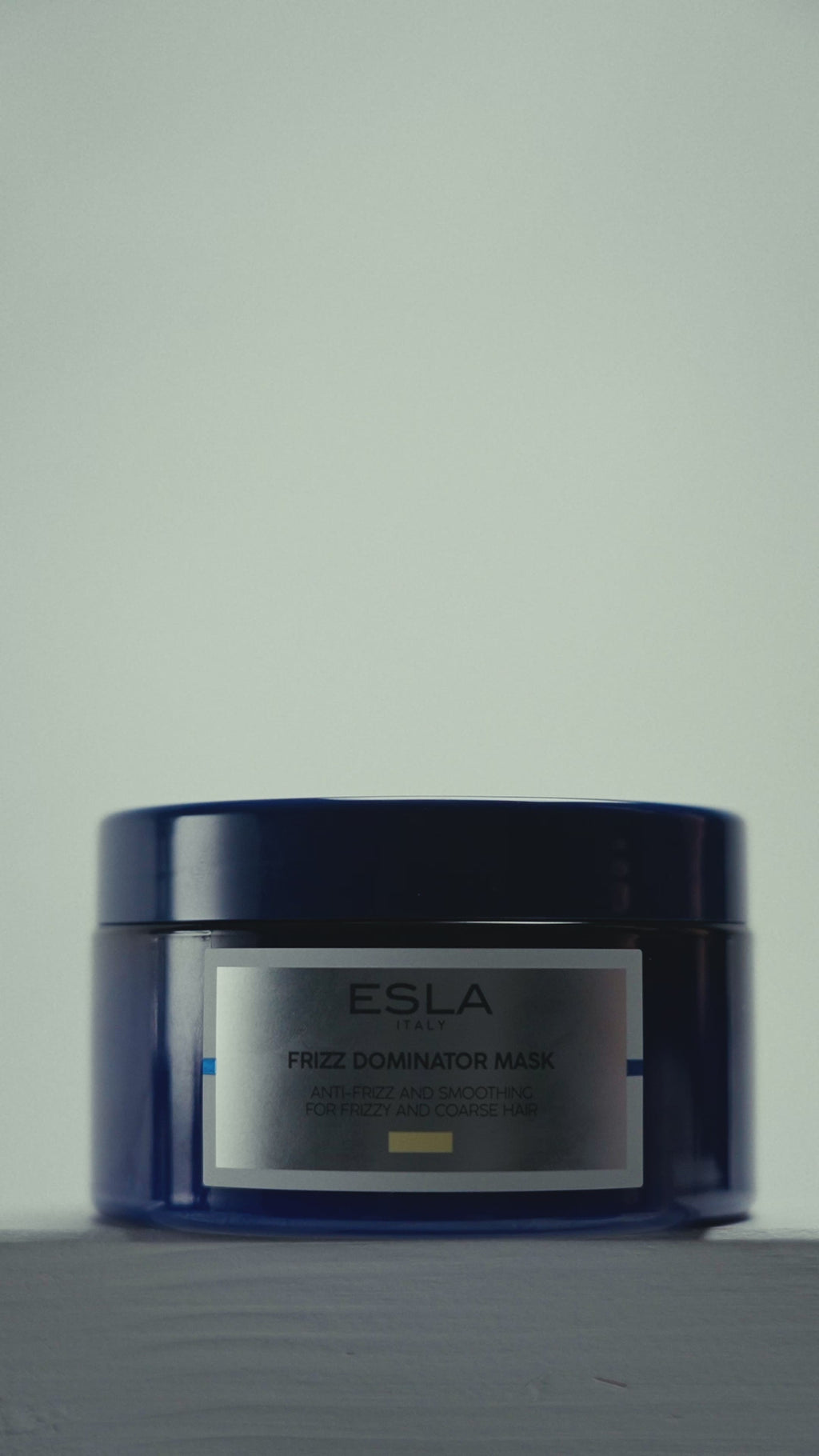 FRIZZ DOMINATOR MASK